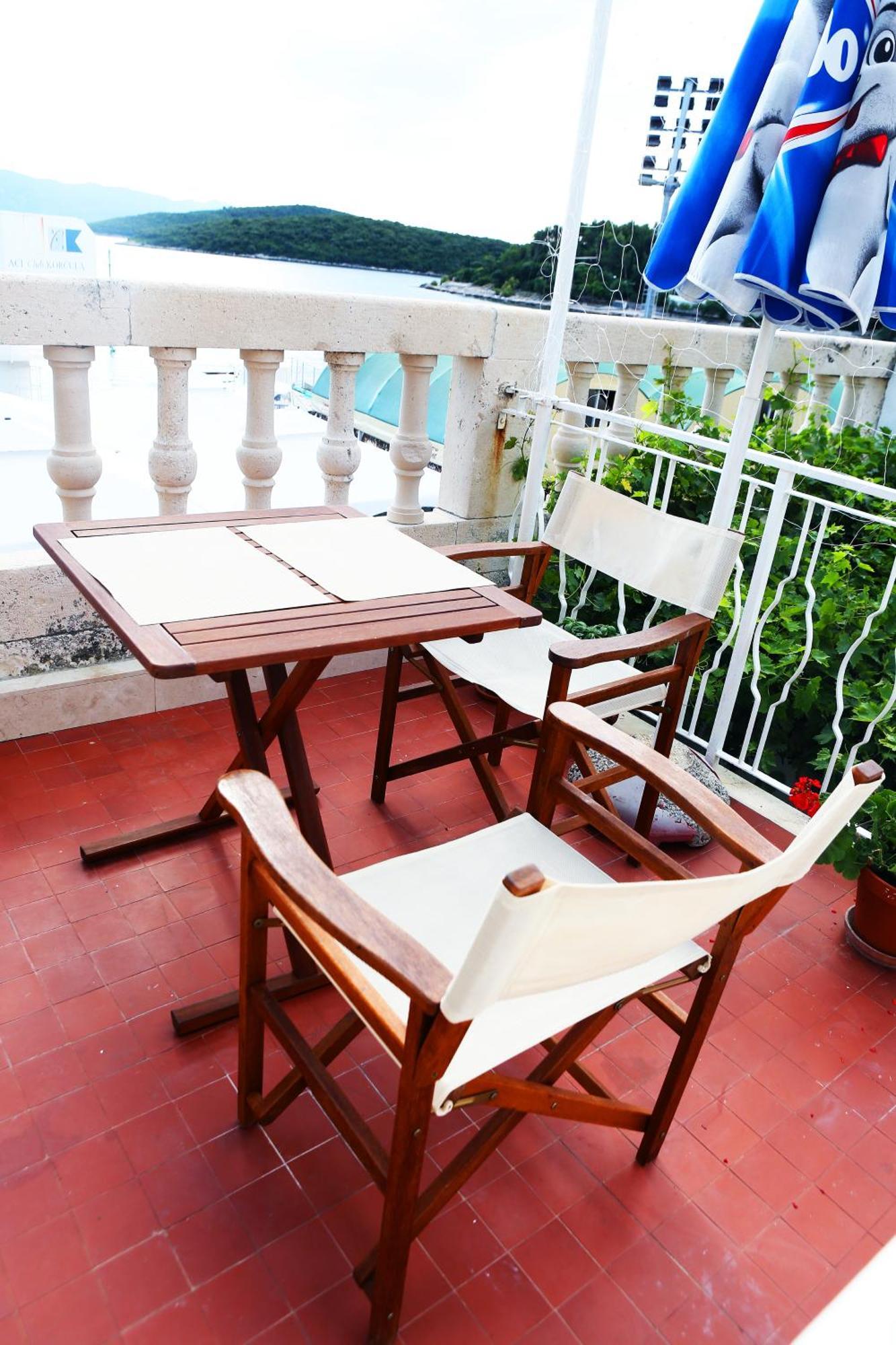 Apartments And Rooms Denoble Korcula Town Room photo